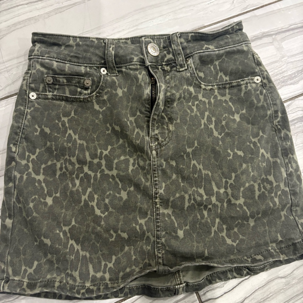 American Eagle Outfitters Green Camo Skirt